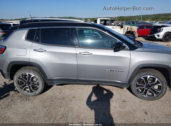 3C4NJDCN9PT548433 2023 JEEP COMPASS Silver Widok wnętrza z tyłu