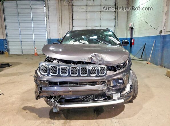 3C4NJDCN9RT593083 2024 JEEP COMPASS Серый Вид спереди