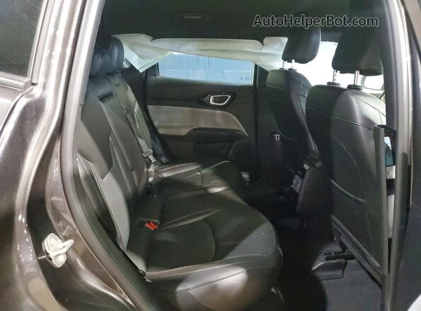 3C4NJDCN9RT593083 2024 JEEP COMPASS Серый Вид задней части салона