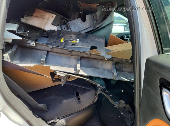 3C4NJDCNXRT105730 2024 JEEP COMPASS Белый Вид задних сидений