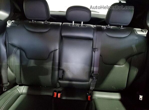 3C4NJDCNXRT171808 2024 JEEP COMPASS Red Widok tylnych siedzeń