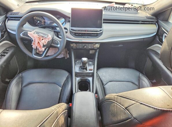 3C4NJDCNXST509066 2025 JEEP COMPASS White Front interior view