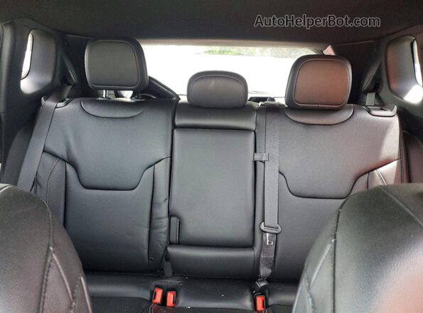 3C4NJDCNXST517586 2025 JEEP COMPASS White Vista de los asientos traseros