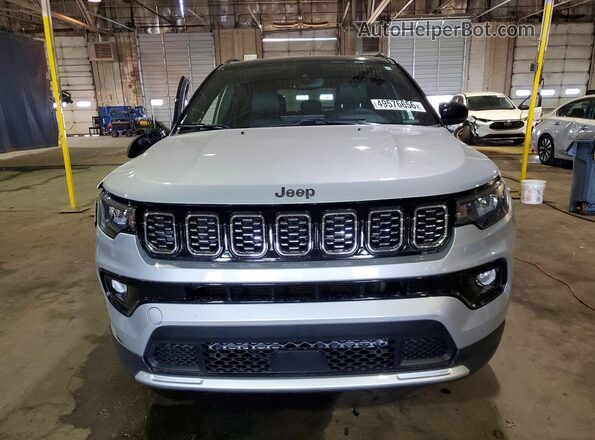 3C4NJDCNXST528037 2025 JEEP COMPASS Silver წინა ხედი