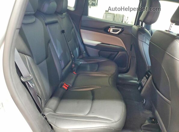 3C4NJDCNXST580638 2025 JEEP COMPASS Silver უკანა სალონის ხედი