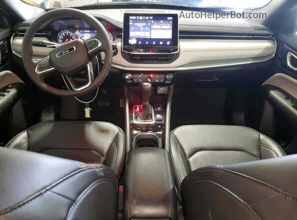 3C4NJDCNXST581532 2025 JEEP COMPASS White Vista del salpicadero