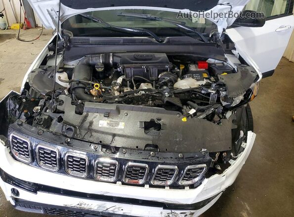 3C4NJDCNXST581532 2025 JEEP COMPASS White Vista interior trasera