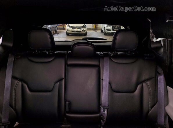 3C4NJDCNXST594698 2025 JEEP COMPASS White Вид задніх сидінь