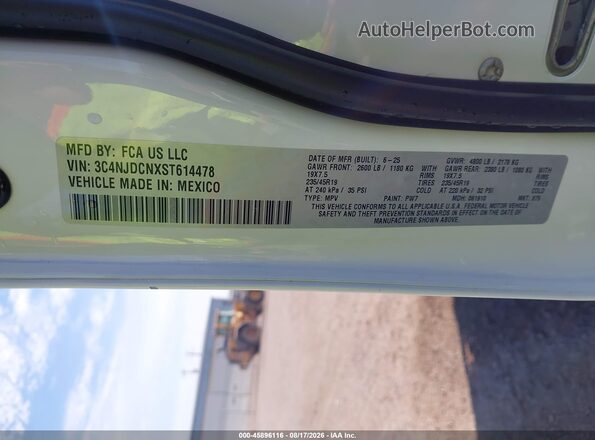 3C4NJDCNXST614478 2025 JEEP COMPASS Белый Вид подкапотного пространства