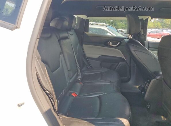 3C4NJDCNXTT225308 2026 JEEP COMPASS White Вид задньої частини салону