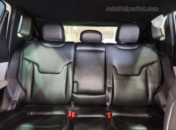 3C4NJDCNXTT225731 2026 JEEP COMPASS White Widok tylnych siedzeń