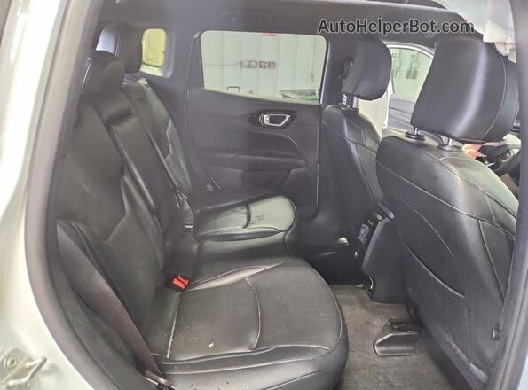 3C4NJDCNXTT258891 2026 JEEP COMPASS White Vista interior trasera