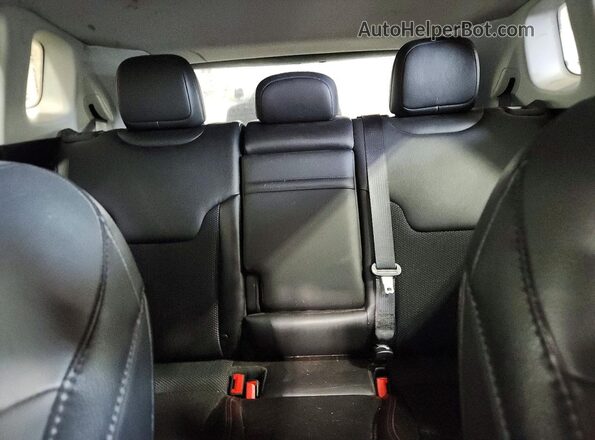 3C4NJDDB0JT375168 2018 JEEP COMPASS Blue Rear seats view