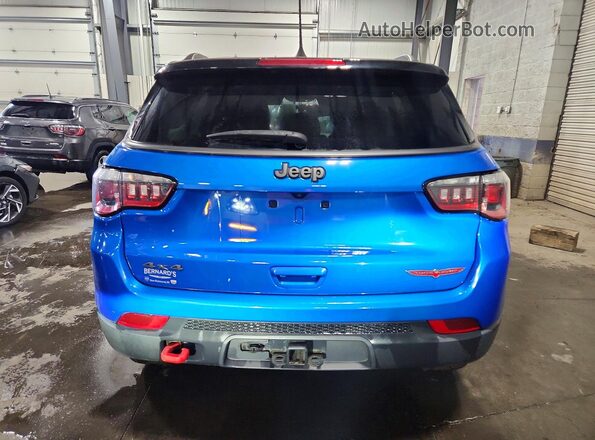 3C4NJDDB0JT375168 2018 JEEP COMPASS Blue Rear view