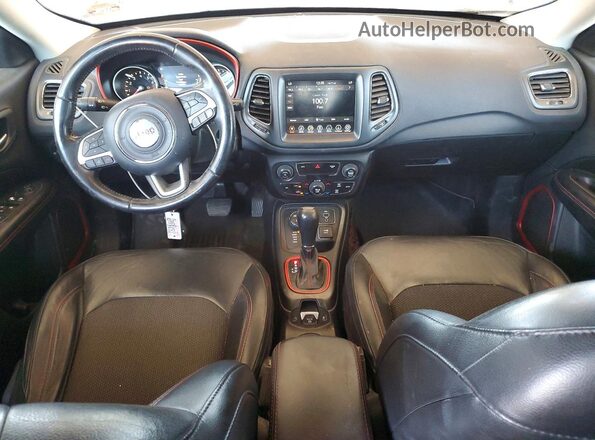 3C4NJDDB0KT671728 2019 JEEP COMPASS Silver Widok deski rozdzielczej