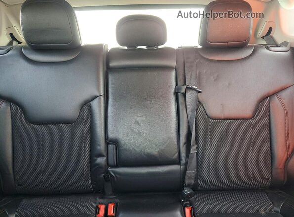 3C4NJDDB0MT564570 2021 JEEP COMPASS Gray Հետևի նստատեղերի տեսք