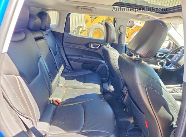 3C4NJDDB0NT124110 2022 JEEP COMPASS Blue Vista interior trasera
