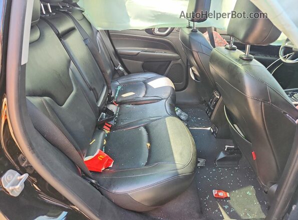 3C4NJDDB0NT224501 2022 JEEP COMPASS Black Rear interior view