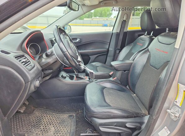 3C4NJDDB1LT126624 2020 JEEP COMPASS Silver Սալոնի դիմացի տեսք