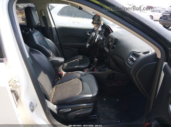 3C4NJDDB1LT195233 2020 JEEP COMPASS White Front interior view