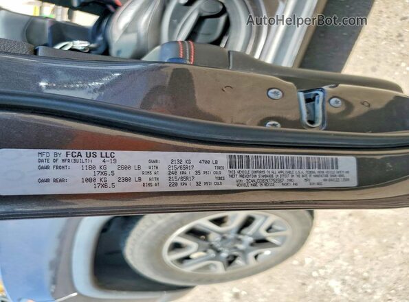 3C4NJDDB2KT752567 2019 JEEP COMPASS Gray Widok komory silnika