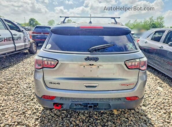 3C4NJDDB2KT765724 2019 JEEP COMPASS Silver უკანა ხედი