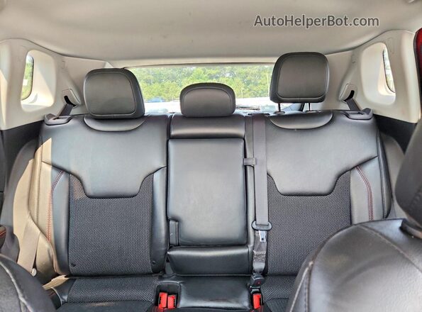 3C4NJDDB2LT177176 2020 JEEP COMPASS Red უკანა სავარძლების ხედი