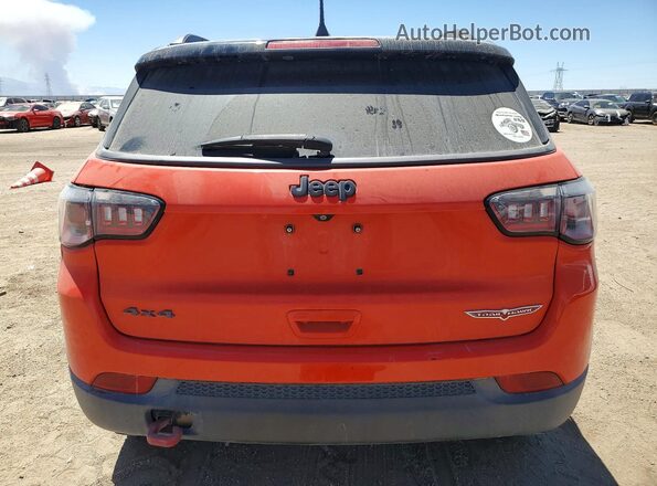 3C4NJDDB3JT410320 2018 JEEP COMPASS Red Вид ззаду