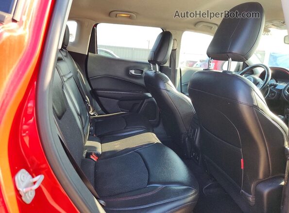 3C4NJDDB3JT441955 2018 JEEP COMPASS Red 