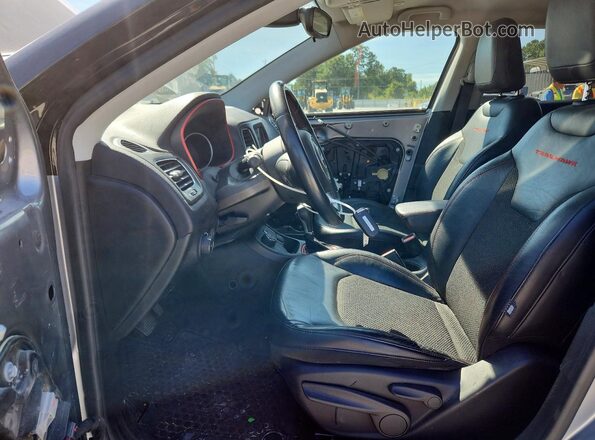 3C4NJDDB4JT199032 2018 JEEP COMPASS Серый Вид салона спереди
