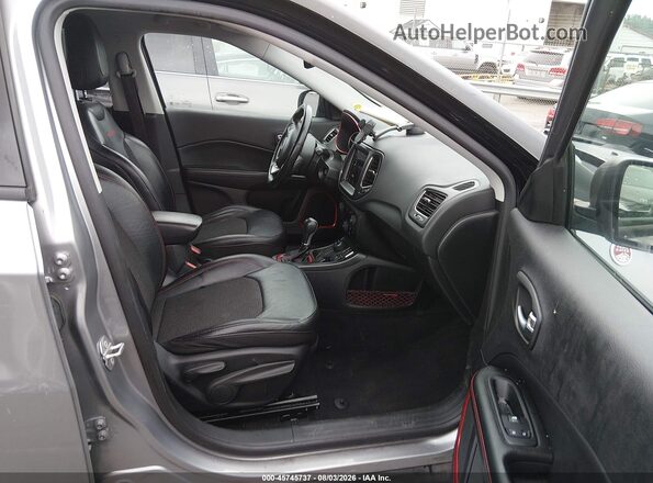 3C4NJDDB5KT668890 2019 JEEP COMPASS Gray წინა სალონის ხედი