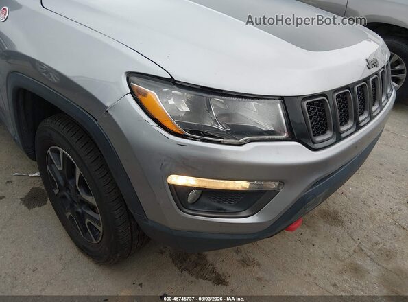3C4NJDDB5KT668890 2019 JEEP COMPASS Gray 