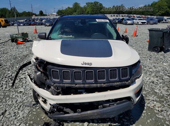 3C4NJDDB5KT721314 2019 JEEP COMPASS White Vista frontal