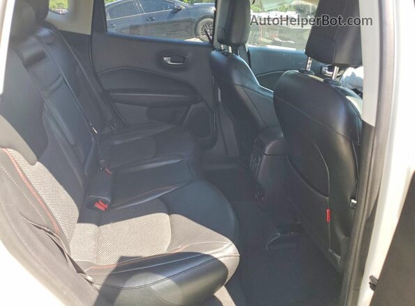 3C4NJDDB5KT721314 2019 JEEP COMPASS White Vista interior trasera