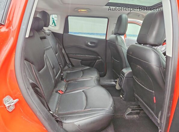 3C4NJDDB5KT727811 2019 JEEP COMPASS Orange Вид задньої частини салону