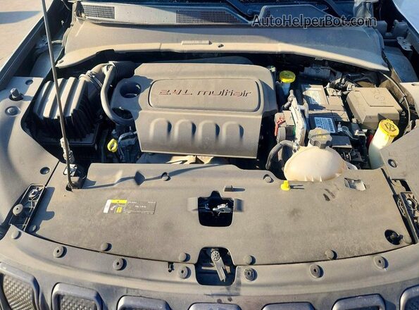3C4NJDDB5NT100630 2022 JEEP COMPASS Black Vista del compartimento del motor