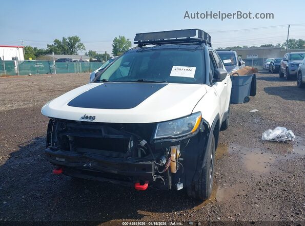 3C4NJDDB6JT168803 2018 JEEP COMPASS White Widok wnętrza z tyłu
