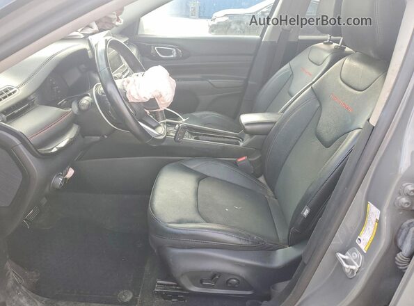 3C4NJDDB6NT171853 2022 JEEP COMPASS Gray Widok wnętrza z przodu