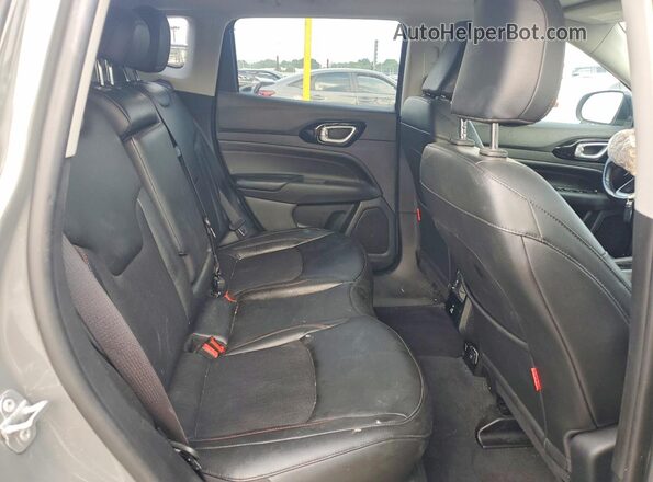 3C4NJDDB6NT171853 2022 JEEP COMPASS Gray Widok wnętrza z tyłu