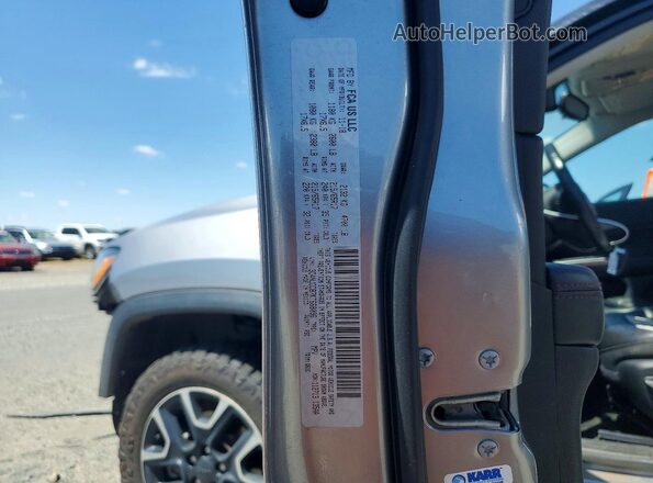 3C4NJDDB7KT668096 2019 JEEP COMPASS Silver Widok naklejki z numerem VIN
