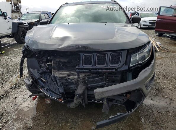 3C4NJDDB7MT589028 2021 JEEP COMPASS Gray Widok z przodu