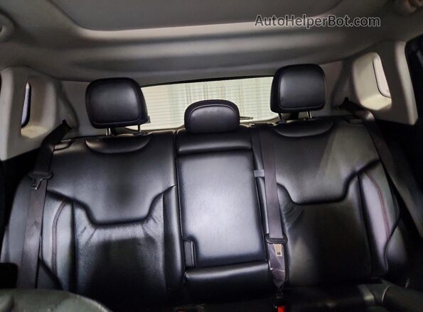 3C4NJDDB7MT601954 2021 JEEP COMPASS Двухцветный Вид задних сидений