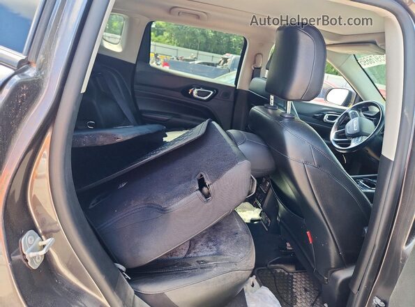 3C4NJDDB7NT158741 2022 JEEP COMPASS Gray Vista interior trasera