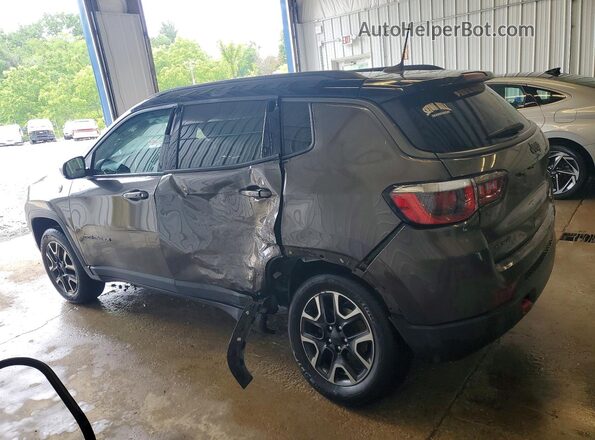 3C4NJDDB8JT479164 2018 JEEP COMPASS Gray Trasero izquierdo