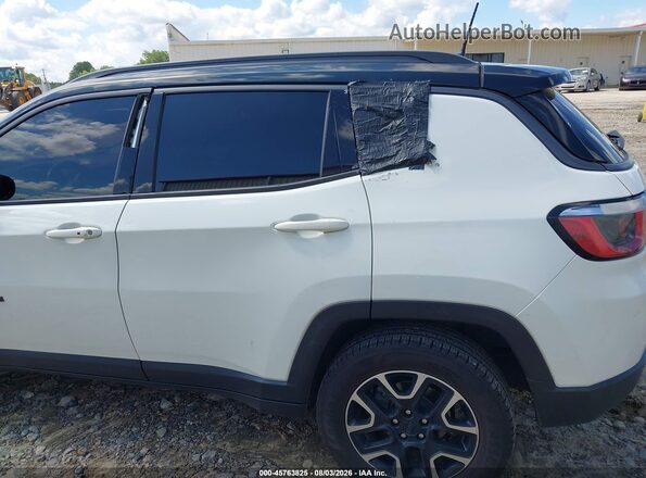 3C4NJDDB8KT780132 2019 JEEP COMPASS White Vista frontal