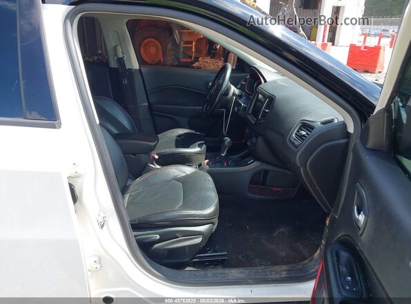 3C4NJDDB8KT780132 2019 JEEP COMPASS White Vista interior delantera