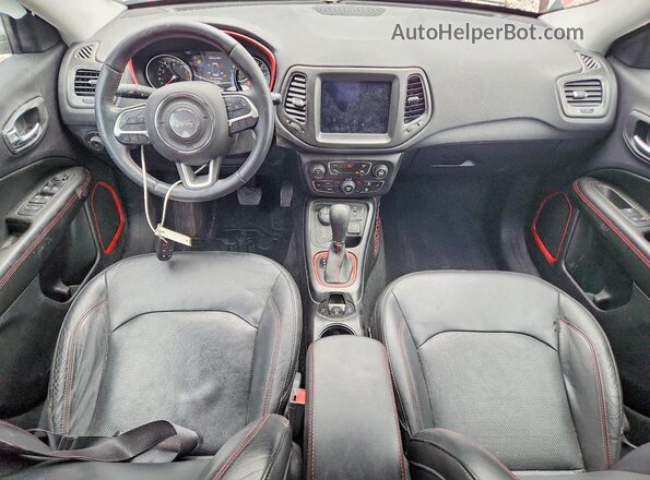 3C4NJDDB9JT151171 2018 JEEP COMPASS Red წინა პანელის ხედი