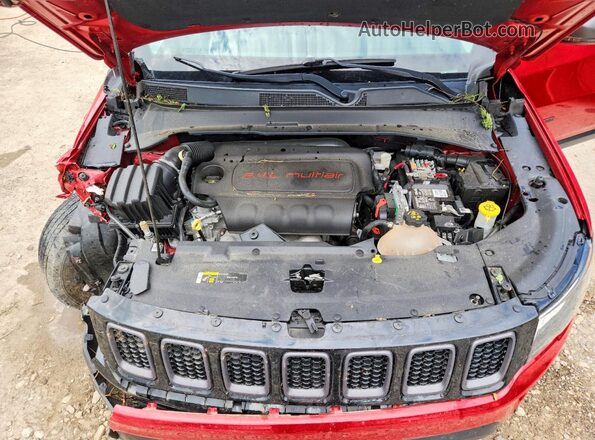 3C4NJDDB9JT151171 2018 JEEP COMPASS Red ძრავის განყოფილების ხედი