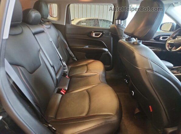 3C4NJDDB9NT166744 2022 JEEP COMPASS Black Սալոնի հետևի տեսք
