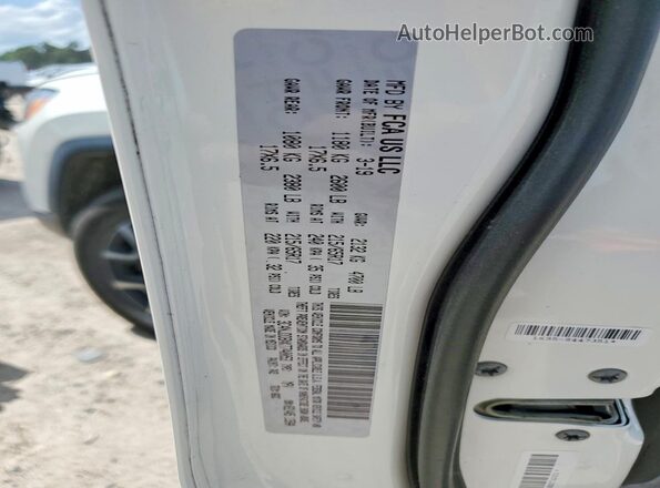 3C4NJDDBXKT740053 2019 JEEP COMPASS White VIN sticker view